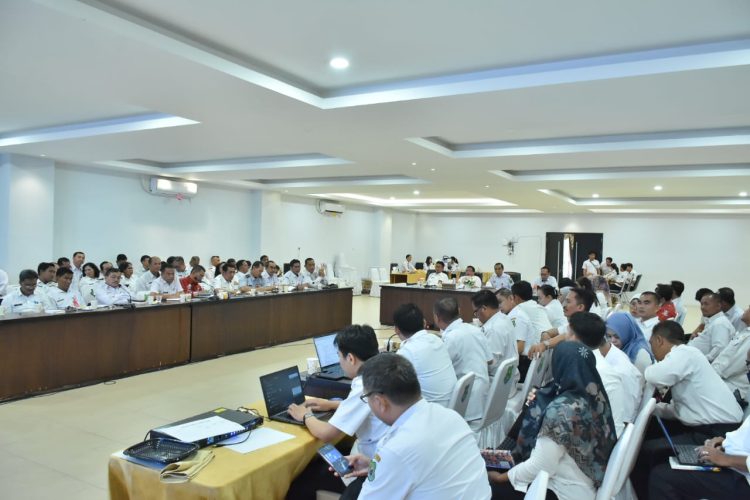 Rapat Persiapan Penyusunan Laporan Evaluasi Kinerja Pj Bupati Kapuas TW III