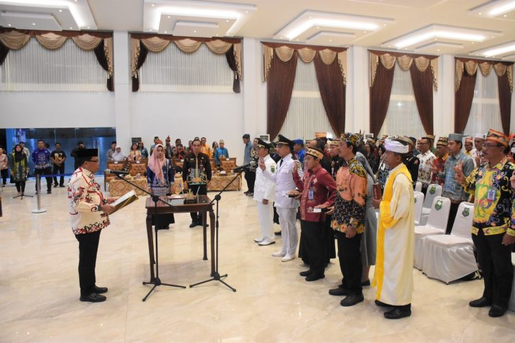119 Pejabat Kapuas Dilantik, Dikukuhkan dan Diambil Sumpah Janjinya