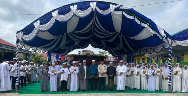Pj Bupati Kapuas Apresiasi Atas Khataman Al Qur’an Siswa Mts/MA Khazanaturahmah 