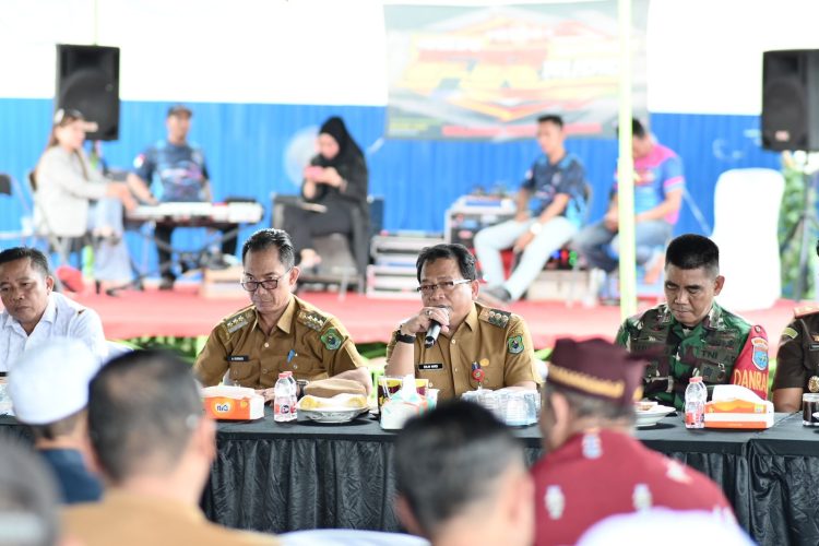 Pj Bupati Kapuas Ngobrol Santai Bersama Masyarakat Palingkau Lama