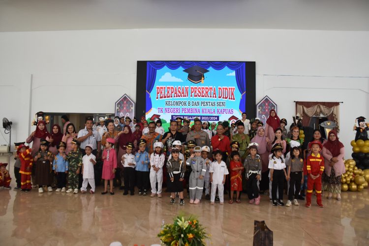 Sekda Kapuas Hadiri Pelepasan Peserta Didik TK Negeri Pembina Kuala Kapuas 