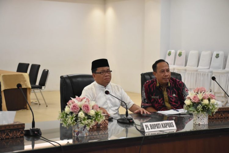 Pj Bupati Kapuas Ikuti Rapat Koordinasi Terkait Netralisasi ASN Secara Virtual