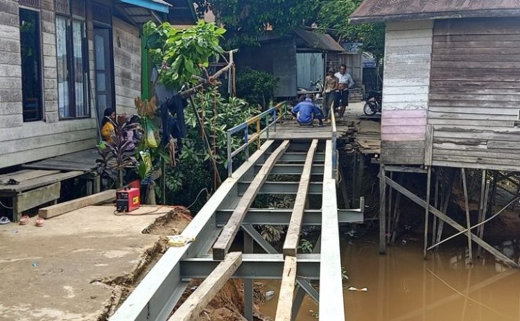 Dinas PUPR Lakukan Perbaikan Jembatan Penghubung Kelurahan Lanjas