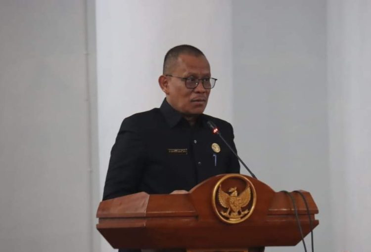 Pj Sekda Seruyan Hadiri Paripurna Pengesahan Enam Buah Reperda