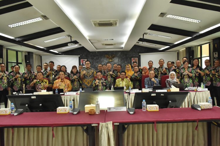 Pj Bupati Kapuas Ikuti Evaluasi Kinerja Pejabat Kepala Daerah Triwulan III yang diselenggarakan Kemendagri 