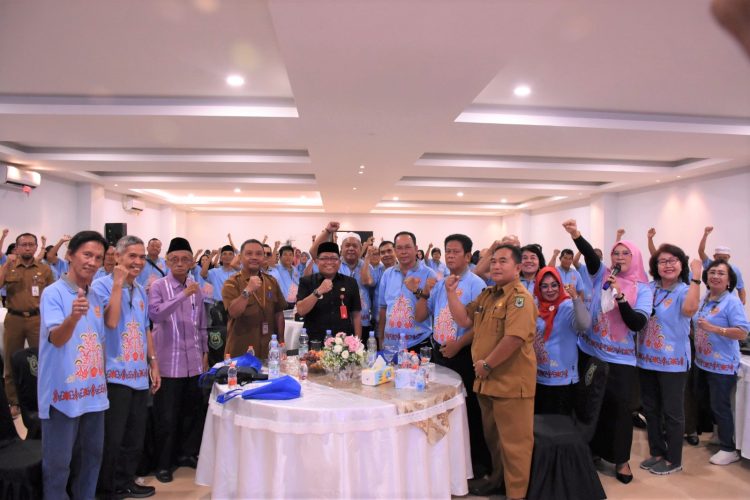 Pj Bupati Kapuas Hadiri Reuni Akbar Pensiunan ASN Disdik Kapuas