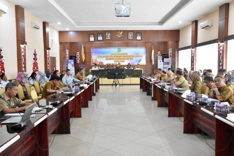 Sekda Kapuas Pimpin Rakor Pengendalian Evaluasi dan Pembangunan Daerah Semester I Tahun 2024 