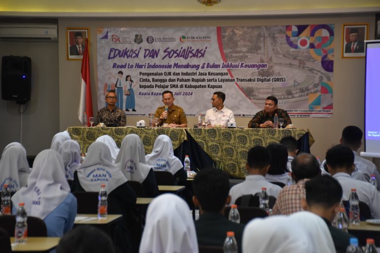 Sekda Kapuas Buka Kegiatan Edukasi dan Sosialisasi Literasi Keuangan Pelajar Tingkat SMA/sederajat di Kabupaten Kapuas  yang diselenggarakan OJK Provinsi Kalteng