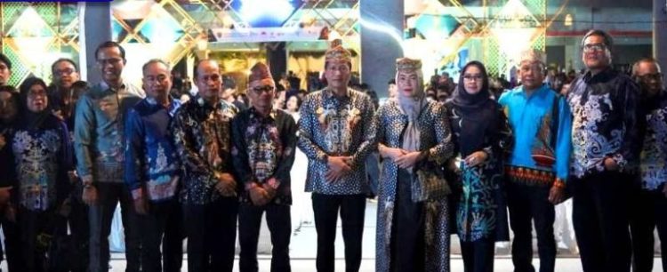 Pj Bupati dan Ketua TP PKK Barito Utara Hadiri FBIM 2024 di Palangka Raya