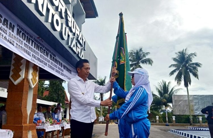 Pj Bupati Lepas Kontingen Barut Yang Ikuti Selekda Prapopnas Kalteng