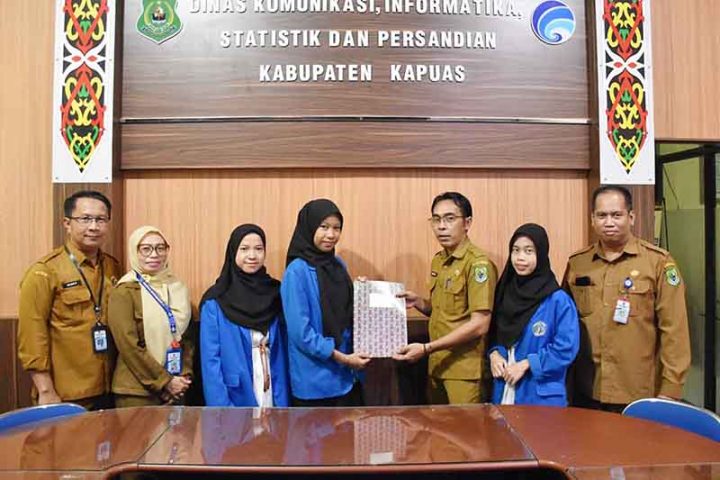 Diskominfosantik Kapuas Terima Tiga Mahasiswi PKL dari Politeknik Hasnur Banjarmasin