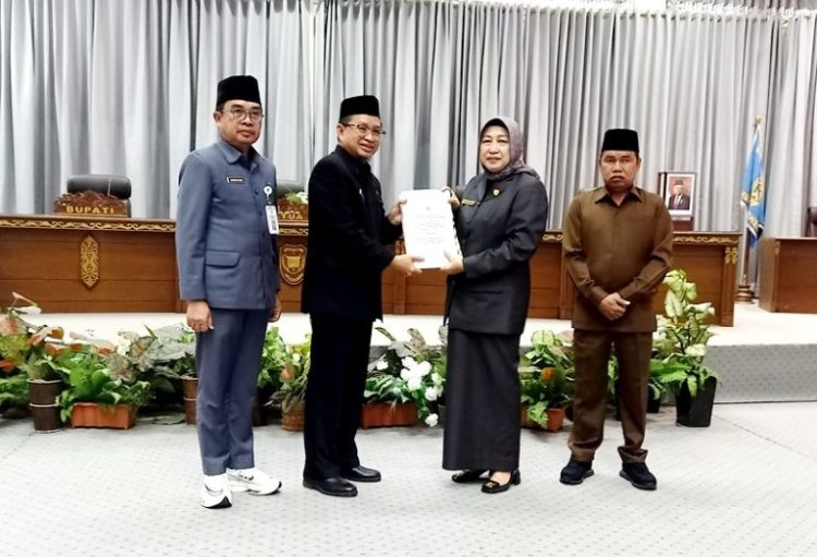 Pemkab Barut Hadiri Dua Agenda Rapat Paripurna DPRD Barut