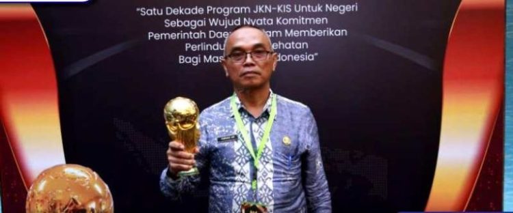 Pemkab Barut Raih Penghargaan UHC Award Tahun 2024