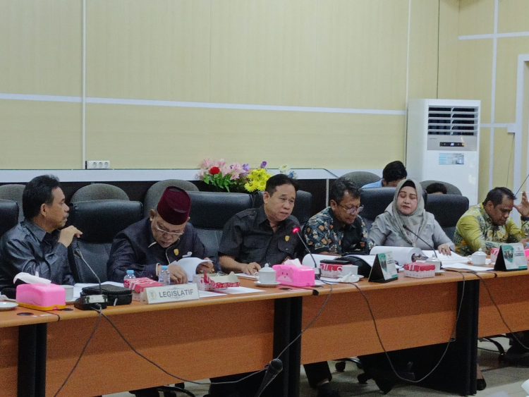 Pasien BPJS Diminta Tebus Obat di Luar Tanpa Ganti Rugi Rumah Sakit