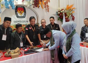 KPU Seruyan Terima Pendaftaran Paslon Iswanti-Mistius