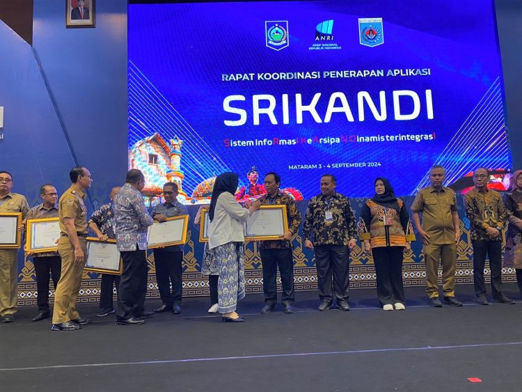 Pemkab Kapuas Terima Penghargaan dari ANRI atas Keberhasilan Mengimplentasikan SRIKANDI