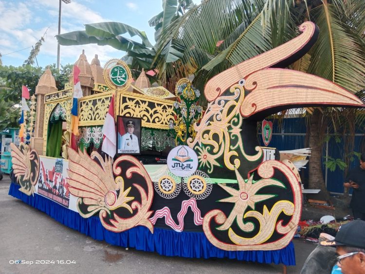 Gubernur H. Sugianto Sabran Apresiasi Mobil Hias Kafilah Kalteng pada MTQ Nasional ke 30 di Samarinda
