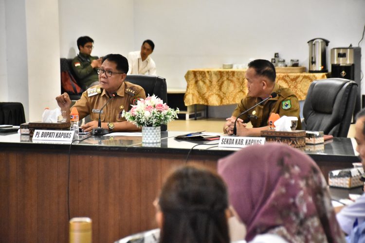 Pj Bupati Kapuas Pimpin Rakor OPD, Tekankan Pentingnya Evaluasi Kinerja OPD