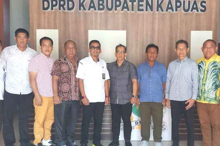 Komisi II DPRD Tapin Study Banding ke Kantor DPRD Kapuas
