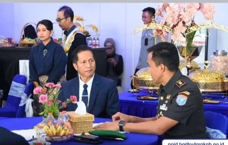 Pj Bupati Barut Hadiri Wisuda ke XI Politeknik Muara Teweh