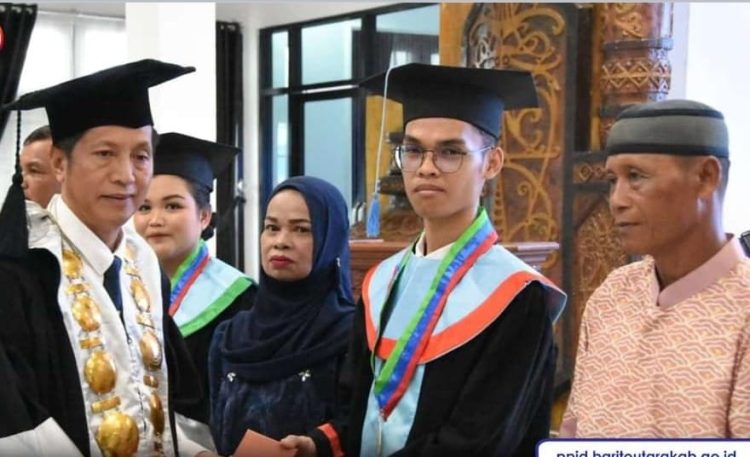Wisudawan Diharapkan Berpartisipasi Dalam Pembangunan Bangsa dan Daerah