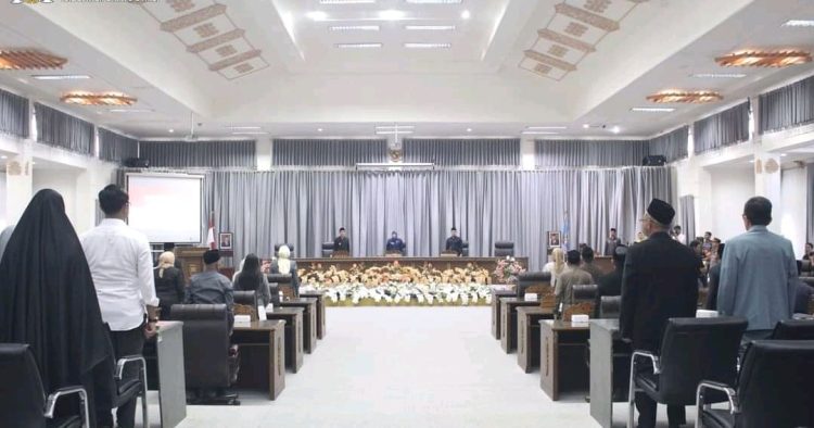 DPRD Barut Gelar Rapat Paripurna Penyampaian Pandangan Fraksi Terhadap APBD Perubahan 2025