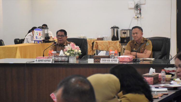 Pj Bupati Kapuas Pimpin Rapat Persiapan Penyusuanan Laporan Evaluasi Kinerja PJ Bupati Kapuas TW I