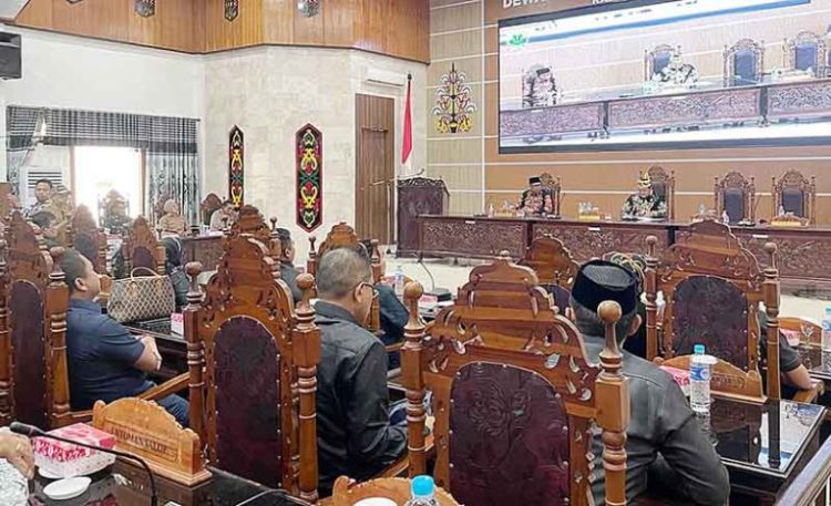 DPRD Kapuas Gelar Paripurna Mendengarkan Jawaban Kepala Daerah
