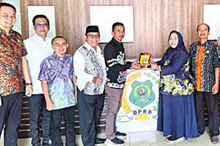 Kunker Ketua Komisi I DPRD Tabalong ke Kantor DPRD Kapuas, Dalam Rangka Mekanisme Pembentukan AKD