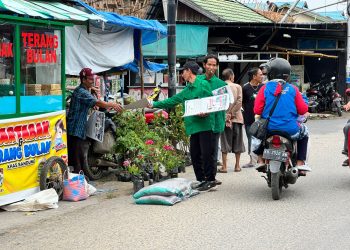 Bersama DPW PPP kalteng Sekertaris PPP Kapuas Blusukan Ke Pasar Sabtu