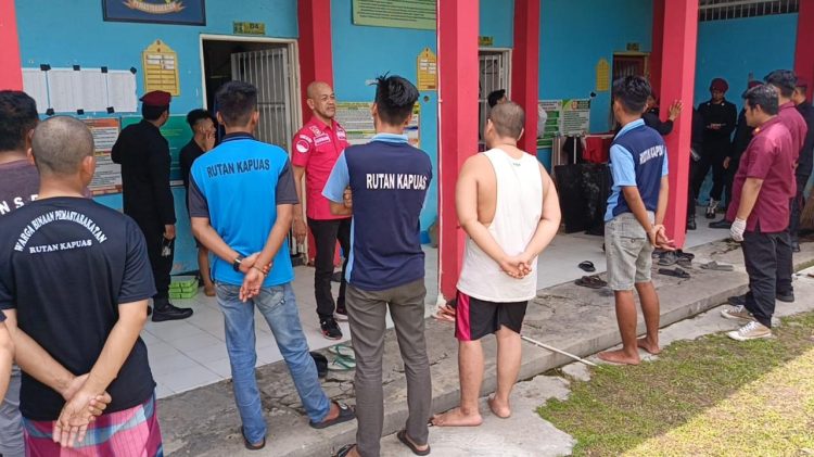 Razia Blok Tahanan Dan WBP DiTes Urine