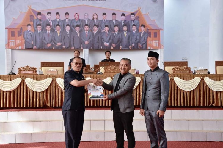 Lima Fraksi DPRD Seruyan Sampaikan Pandangan Terkait Raperda APBD 2025