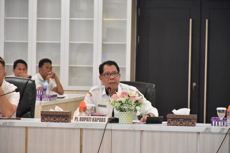 Pj Bupati Kapuas Pimpin Rapat Perihal Pengangkatan Tenaga Kontrak di Lingkup Pemkab Kapuas