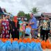 Pemkab Kapuas Serahkan Bantuan Logistik di Sejumlah Kecamatan yang Terdampak Banjir 