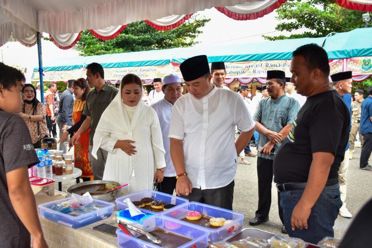 Sambut Bulan Suci Ramadhan, Wakil Bupati Kapuas Dodo Buka Pasar Ramadhan 1446 H