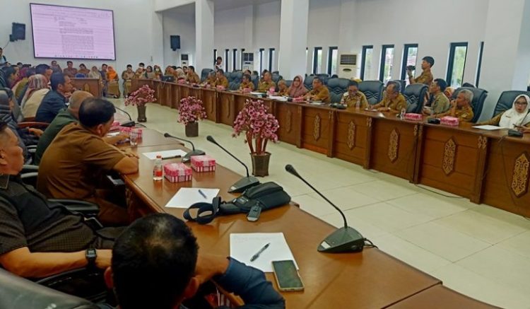 DPRD dan Pemkab Barut Gelar RDP Bahas Status Honorer R2 dan R3