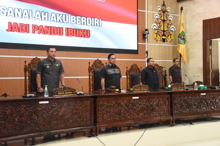 Wabup Hadiri Penyampaian Pemandangan Umum Fraksi Pendukung Dewan terhadap 6 Buah Raperda Tahun 2025