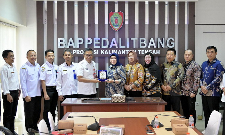 Kepala Bapperida Prov. Kalteng Terima Kunker dari Anggota Komisi III DPRD Kab. Barito Utara
