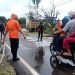 TRC Pusdalops PB BPBD Gerak Cepat Bersihkan Tumpahan Oli di Jalan Poros Kelurahan Jambu