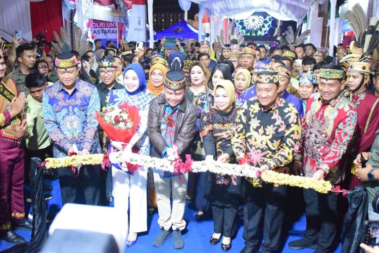 Gubernur Kalteng Resmi Buka Kalteng Expo 2025