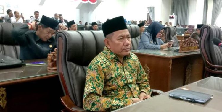 DPRD Barut Beri Dukungan Kepada Dua Siswi MAN Barut Wakili Kalteng di KOSSMI Nasional 2025 di Jabar