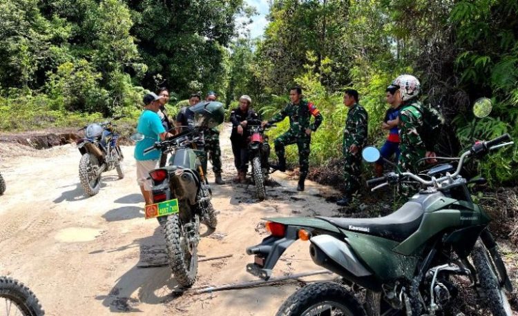 Dandim 1013 Mtw dan Kadis PUPR Tinjau Ruas Jalan Tapen Raya–Hulu Tampang