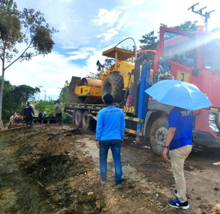 Alat Berat Dinas PUPR Berhasil Dievakuasi