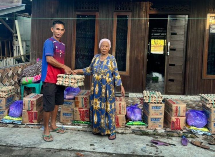 Patih Herman AB Berikan Bantuan Kepada Korban Kebakaran di Desa Lemo II