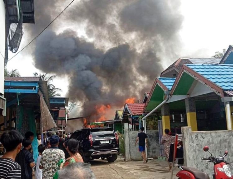 Kebakaran di Desa Lemo II, Beberapa Rumah Habis Terbakar Beserta Isi Dalamnya