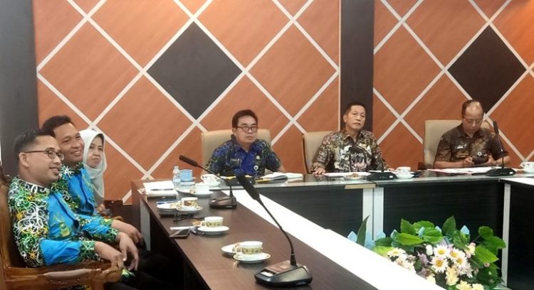 Pemkab Barut Ikuti Zoom Meeting yang Digelar Kemendagri, Bahas Percepatan Realisasi Pendapatan dan ABPD TA 2025
