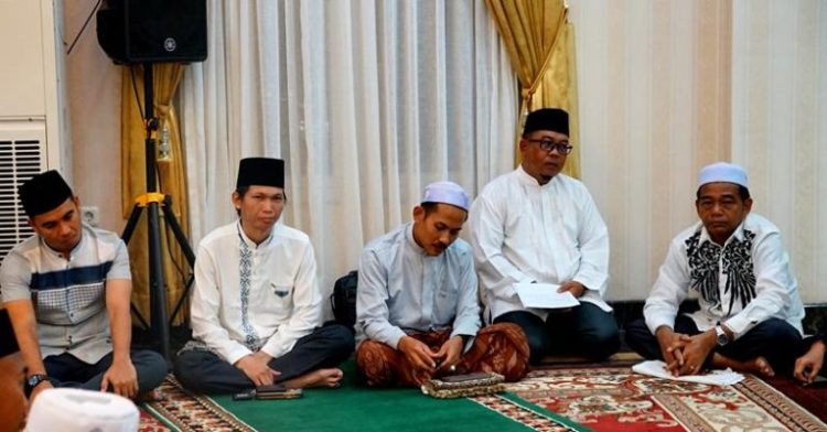 Ketua Komisi III DPRD H Tajeri dan Patih Herman AB Hadiri Pelepasan Jamaah Calon Haji 2025