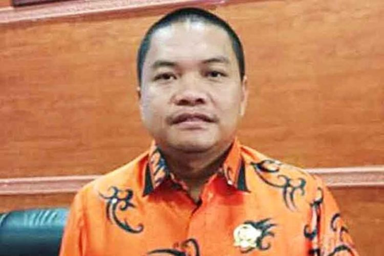 Waket II DPRD Kapuas Apresiasi Pemasangan Listrik Tenaga Surya dan PJU di Kecamatan Telawang 