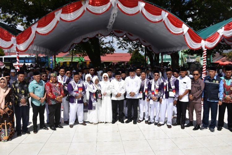 Bupati Resmi Lepas 324 Calon Jemaah Haji Kapuas