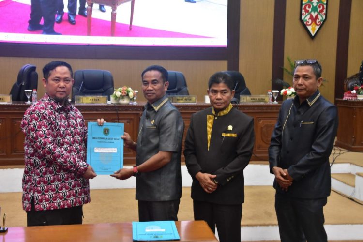 DPRD Katingan Teken Persetujuan Penetapan Empat Raperda Tahun 2025